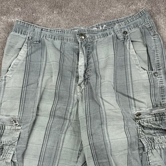 Y2K Gray Cargo Shorts Striped Skate Streetwear Size 32 Blue Rag Indie Boho - Picture 2 of 4